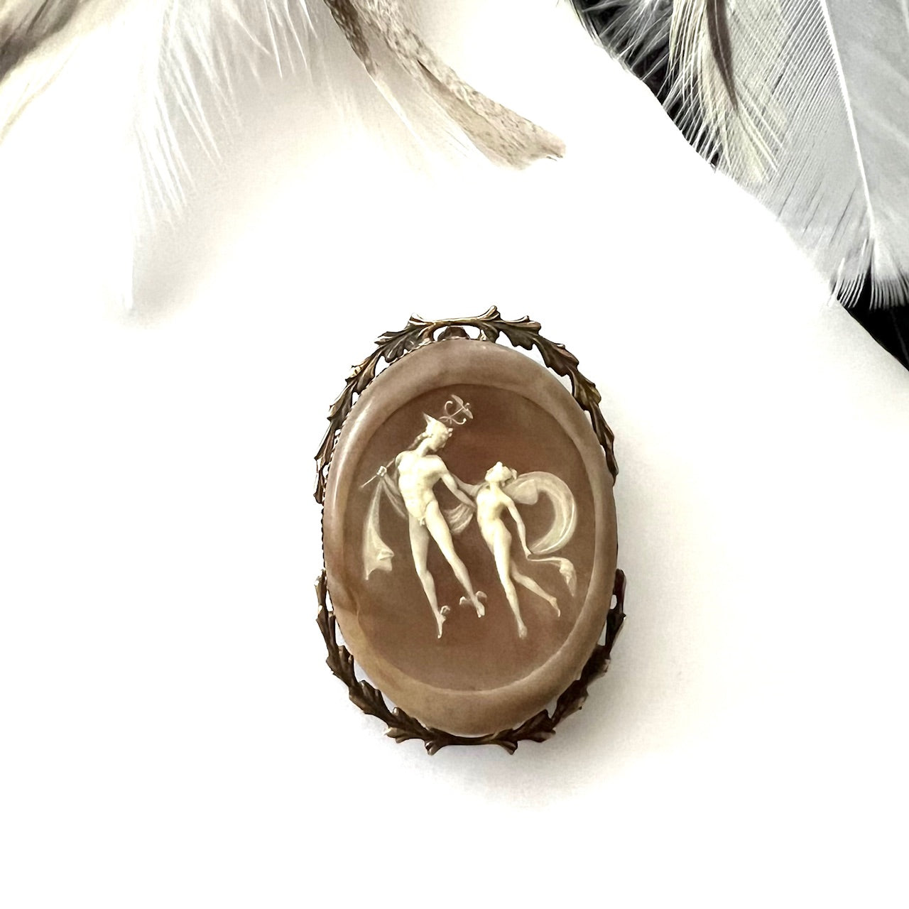 Lovers Vintage Cameo Brooch