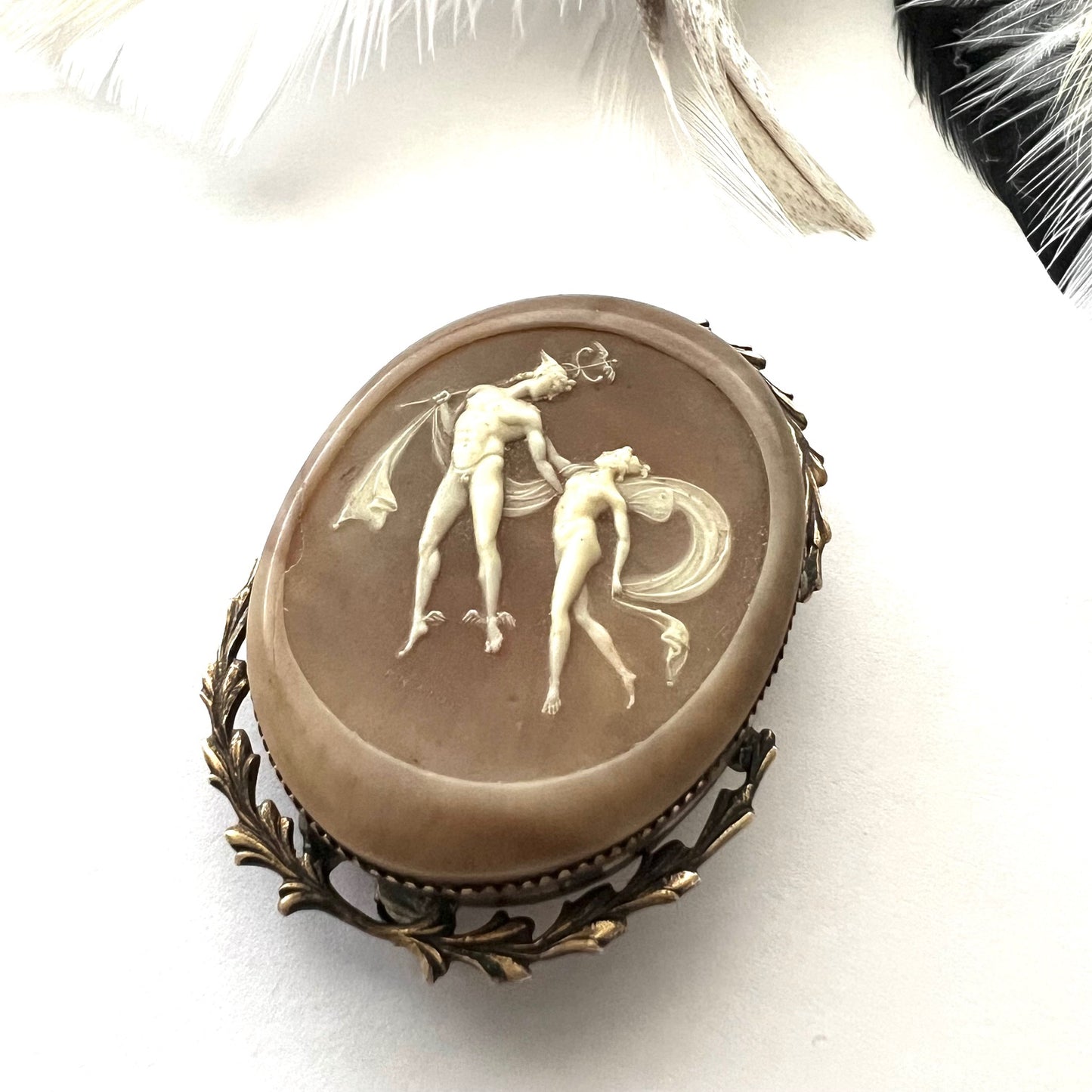 Lovers Vintage Cameo Brooch