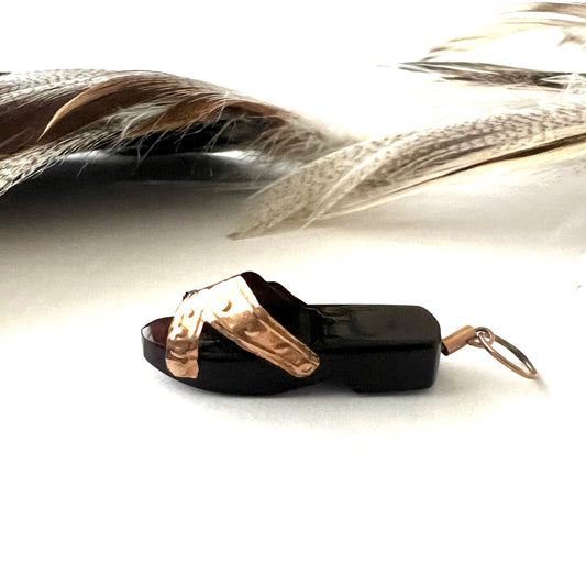 Vintage Black Agate and 10k Gold Shoe Mano Figa Pendant